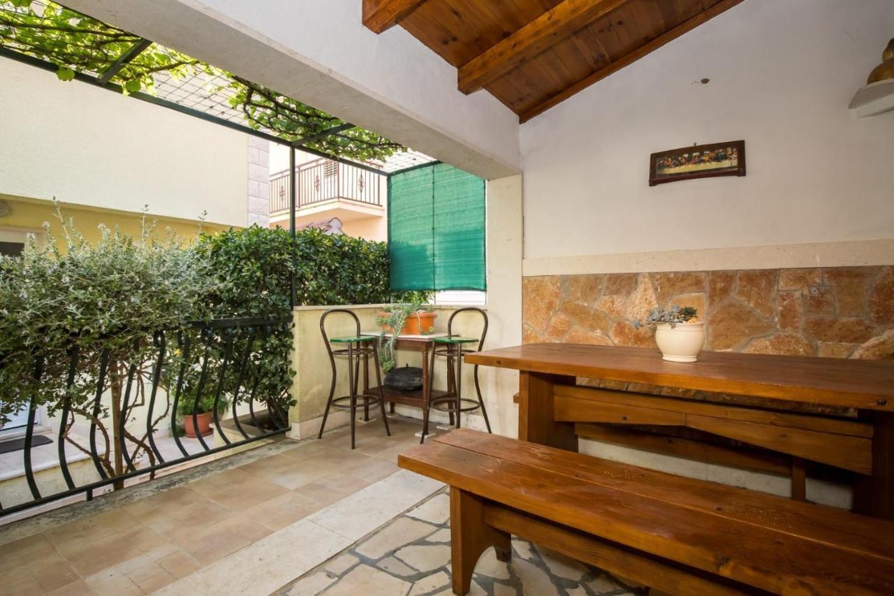 Apartmani Filipic Bol Exterior foto