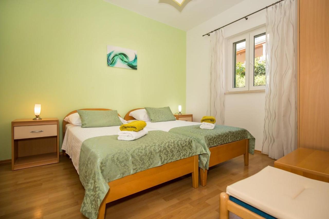 Apartmani Filipic Bol Exterior foto