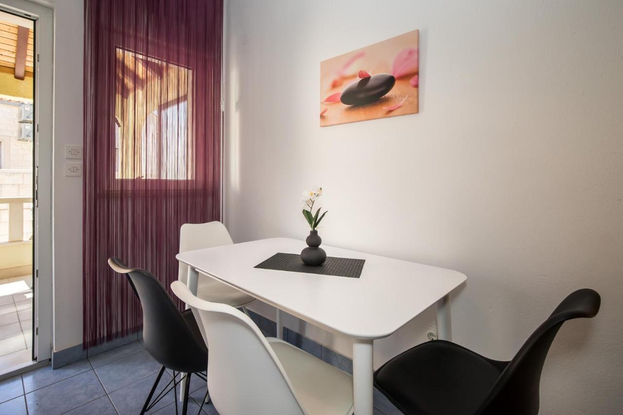 Apartmani Filipic Bol Exterior foto